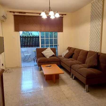 2 Bedroom Apartment Near Finikoudes Larnaca Exterior foto