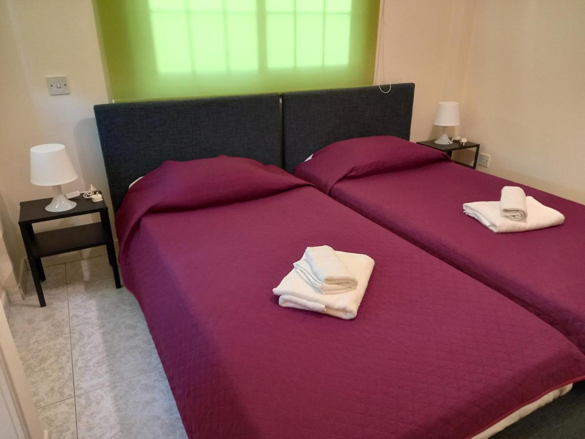 2 Bedroom Apartment Near Finikoudes Larnaca Exterior foto