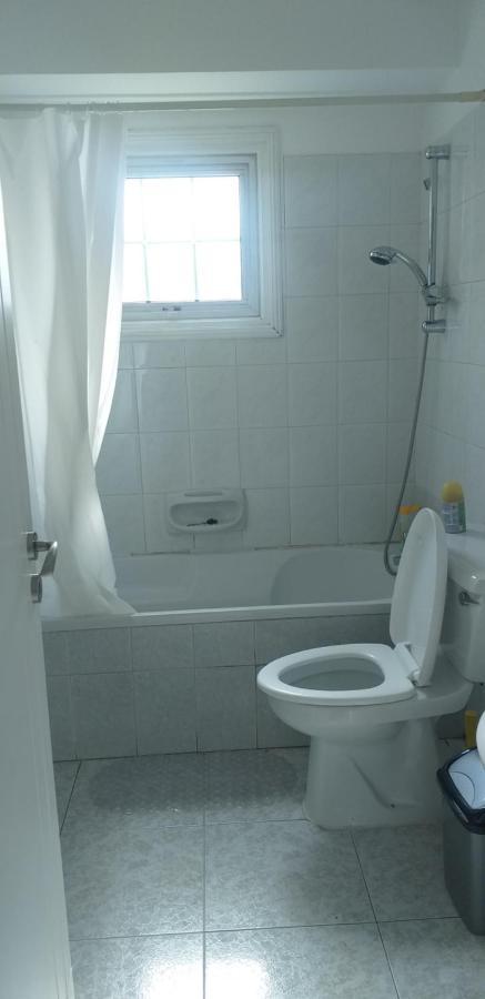 2 Bedroom Apartment Near Finikoudes Larnaca Exterior foto